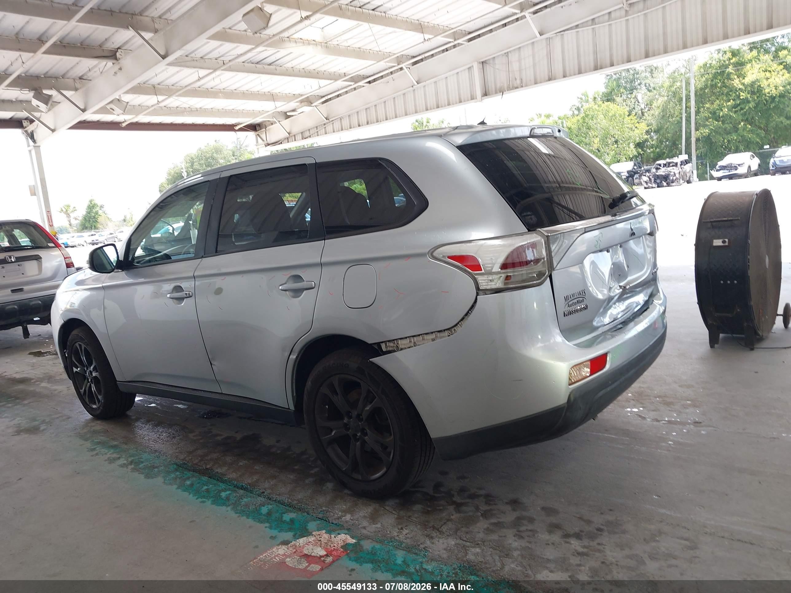2014 Mitsubishi Outlander Se Silver vin: JA4AD3A36EZ015795