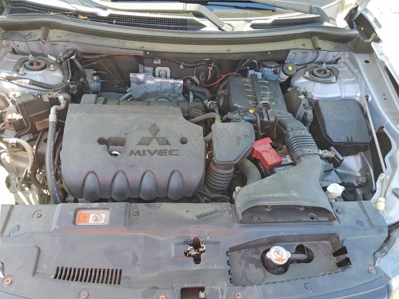 2014 Mitsubishi Outlander Se Silver vin: JA4AD3A36EZ019992