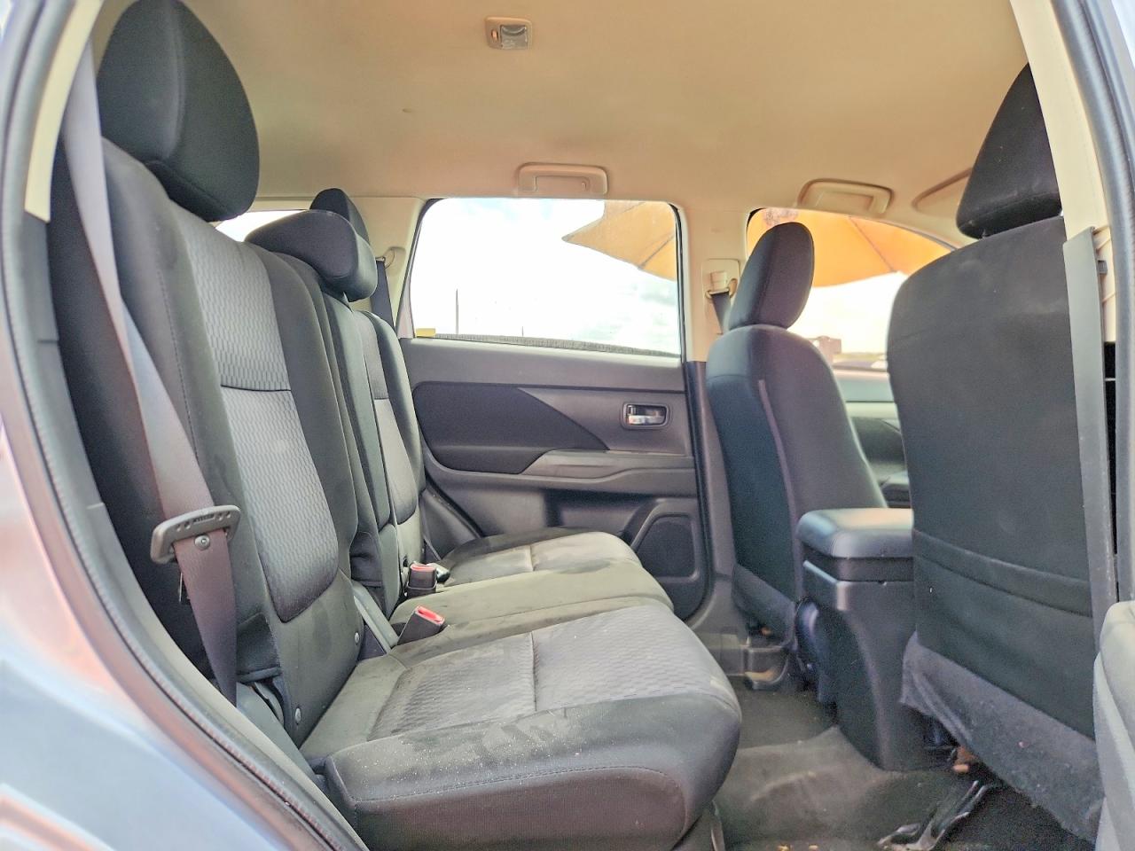 2014 Mitsubishi Outlander Se Silver vin: JA4AD3A37EZ001842