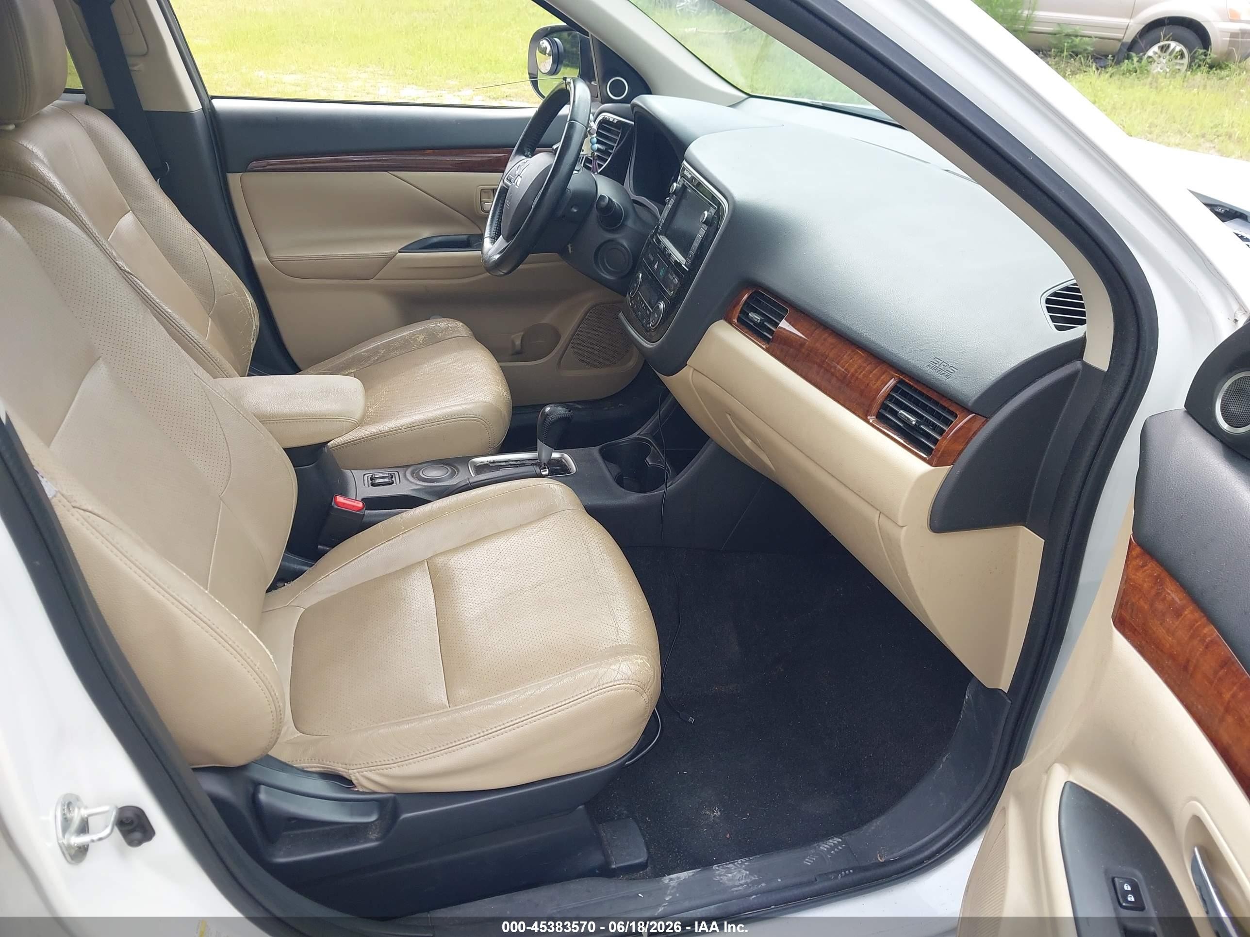 2014 Mitsubishi Outlander Se White vin: JA4AD3A37EZ009293