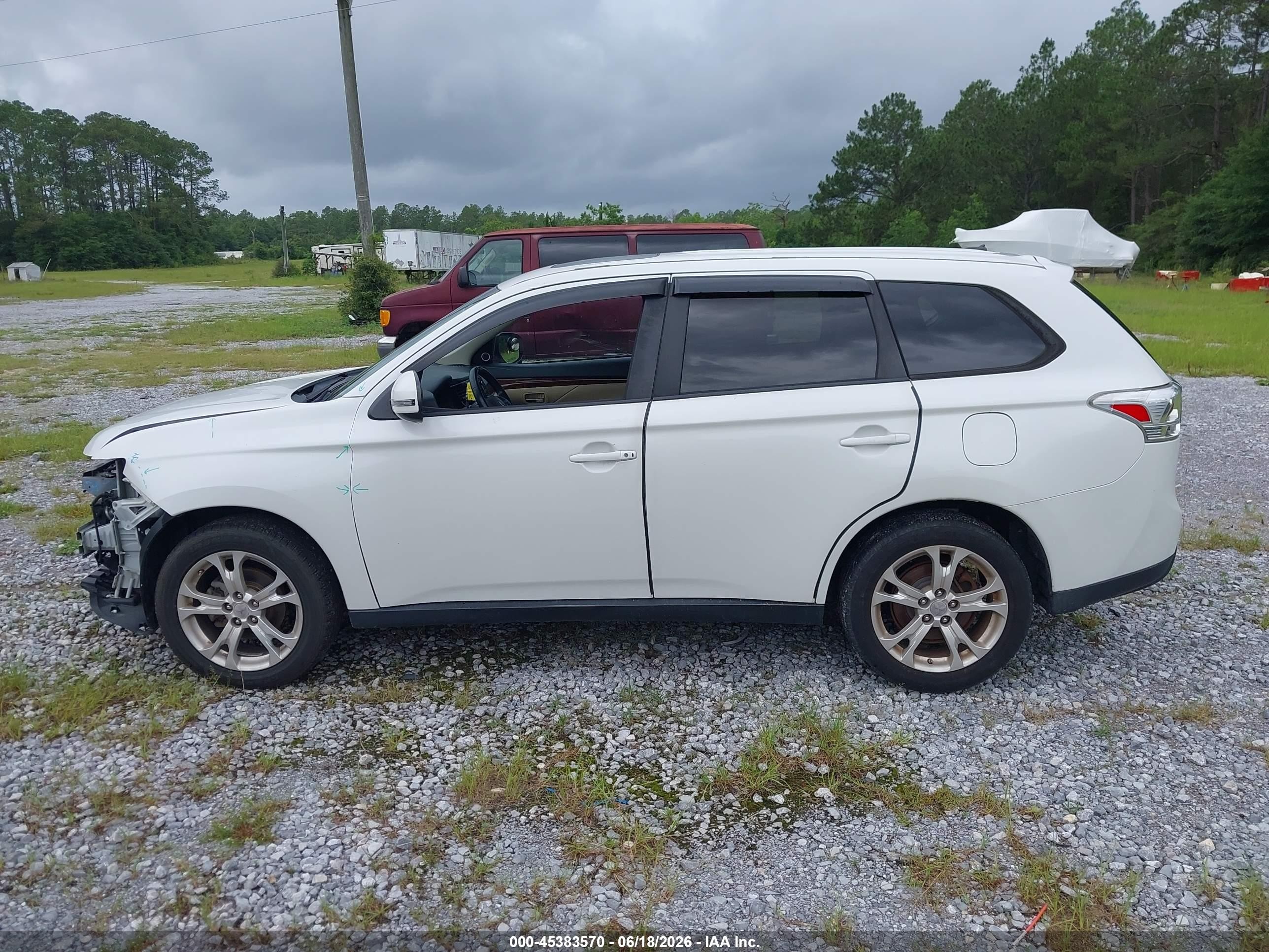 2014 Mitsubishi Outlander Se White vin: JA4AD3A37EZ009293