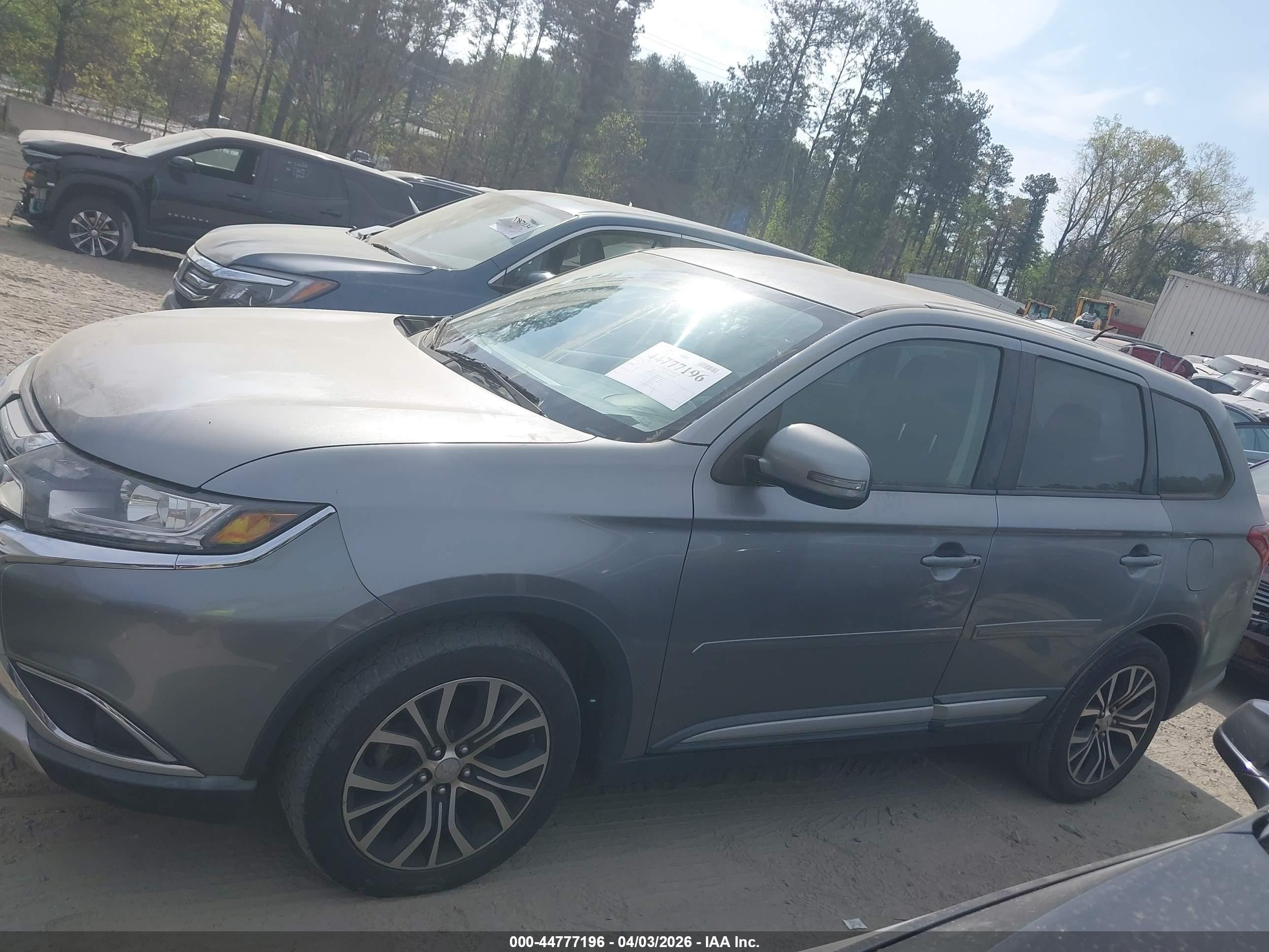 2016 Mitsubishi Outlander Se Серый vin: JA4AD3A37GZ007532