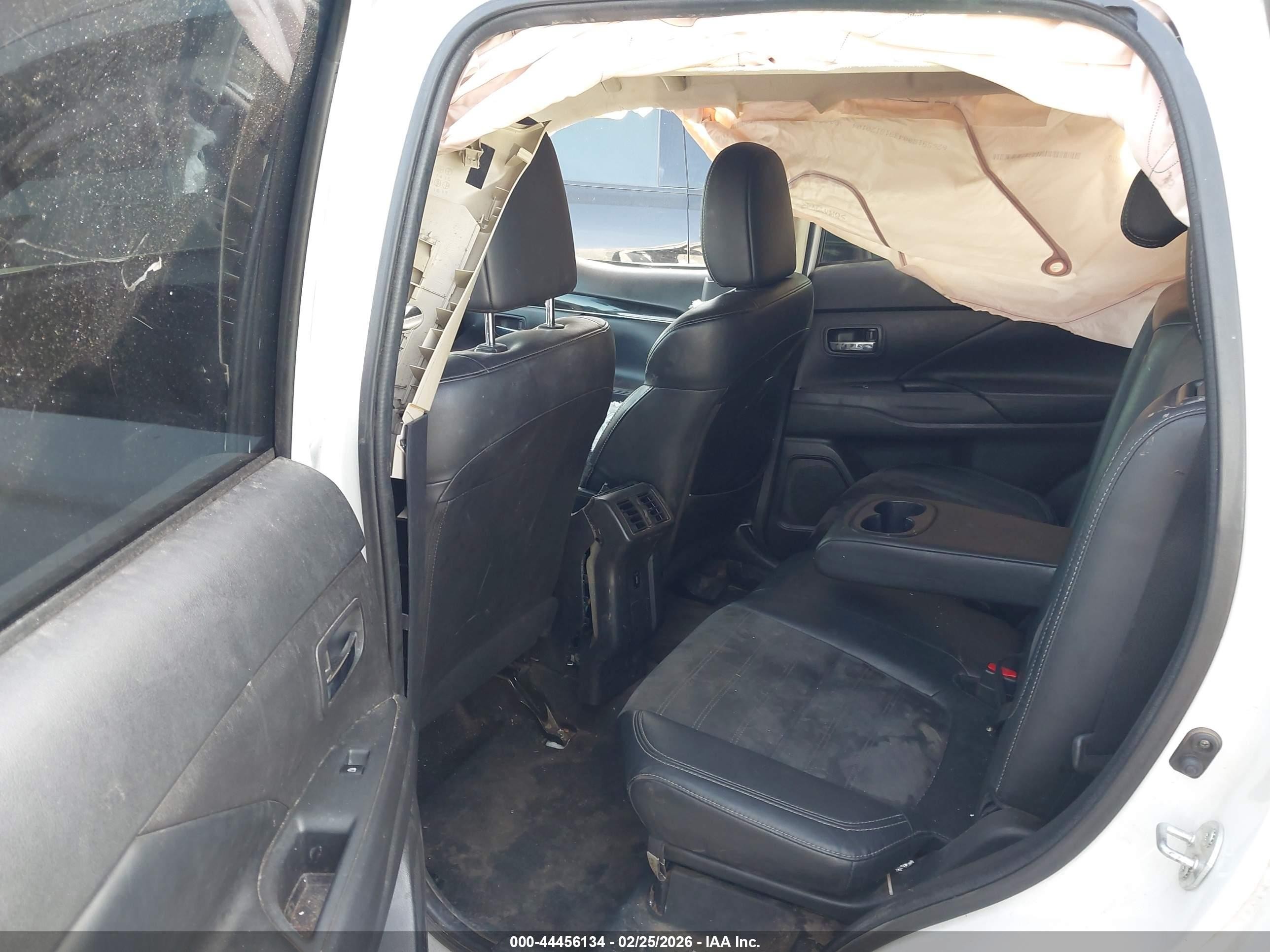 2019 Mitsubishi Outlander Se White vin: JA4AD3A37KZ055220