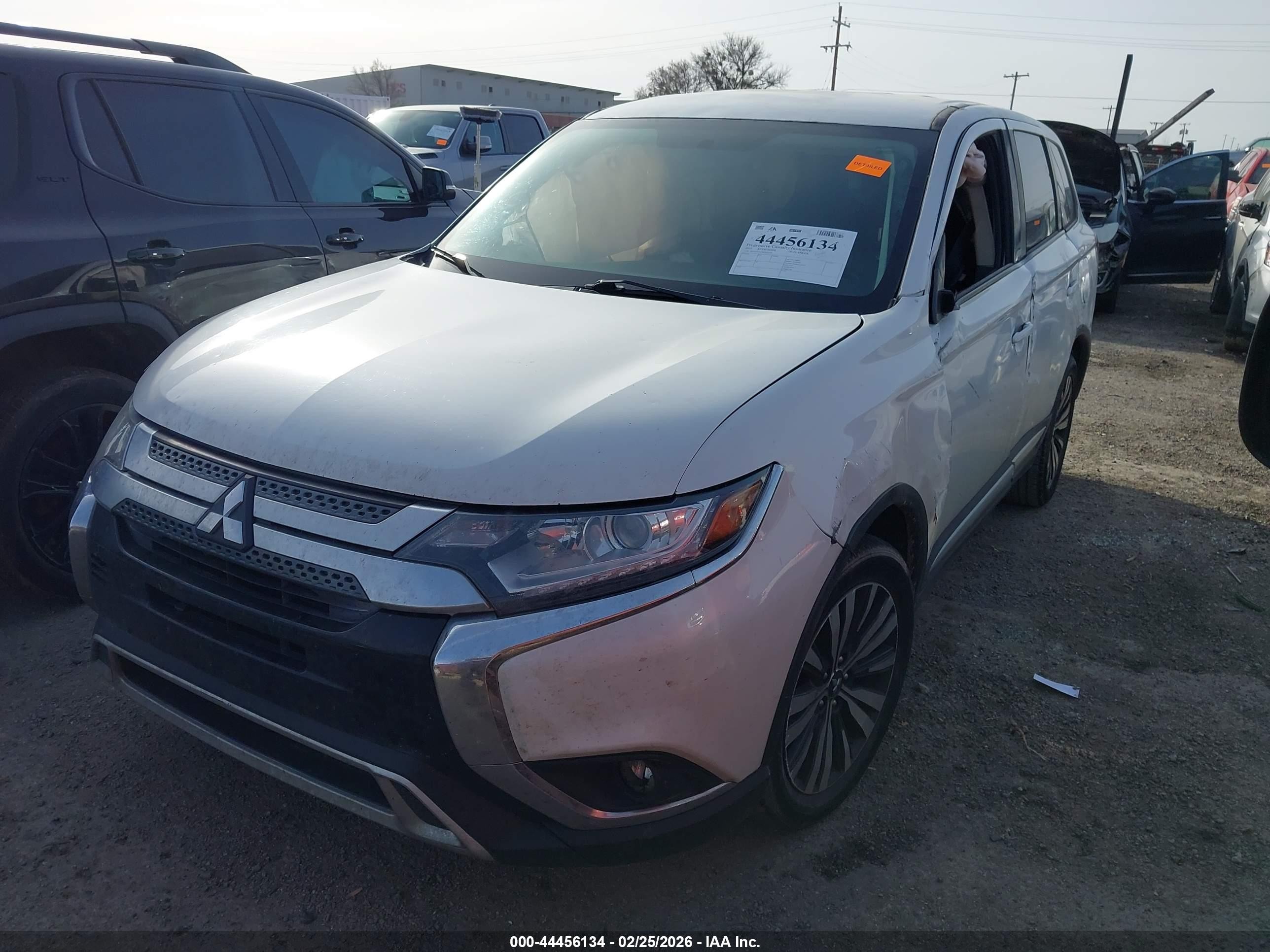 2019 Mitsubishi Outlander Se White vin: JA4AD3A37KZ055220