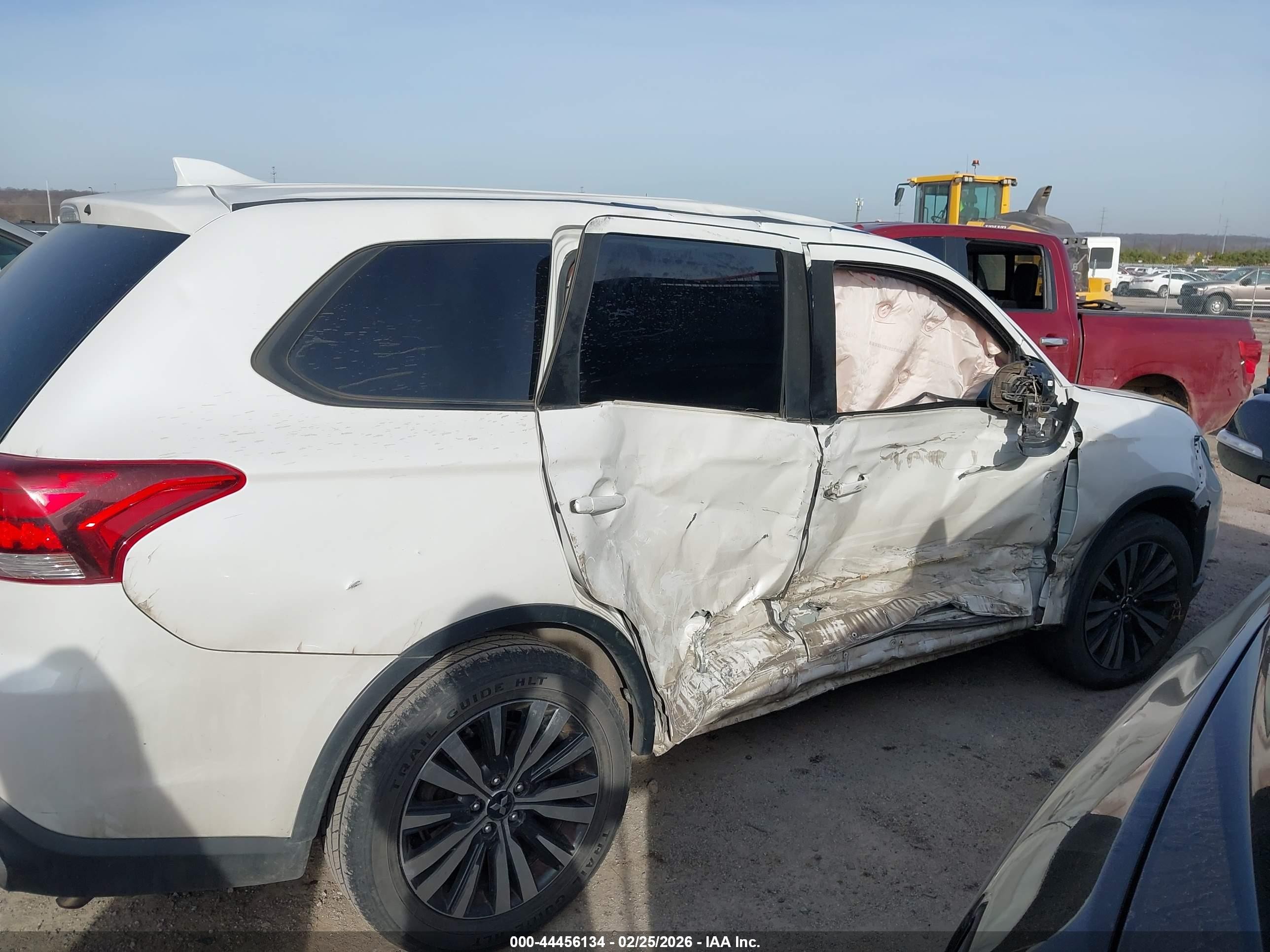 2019 Mitsubishi Outlander Se White vin: JA4AD3A37KZ055220