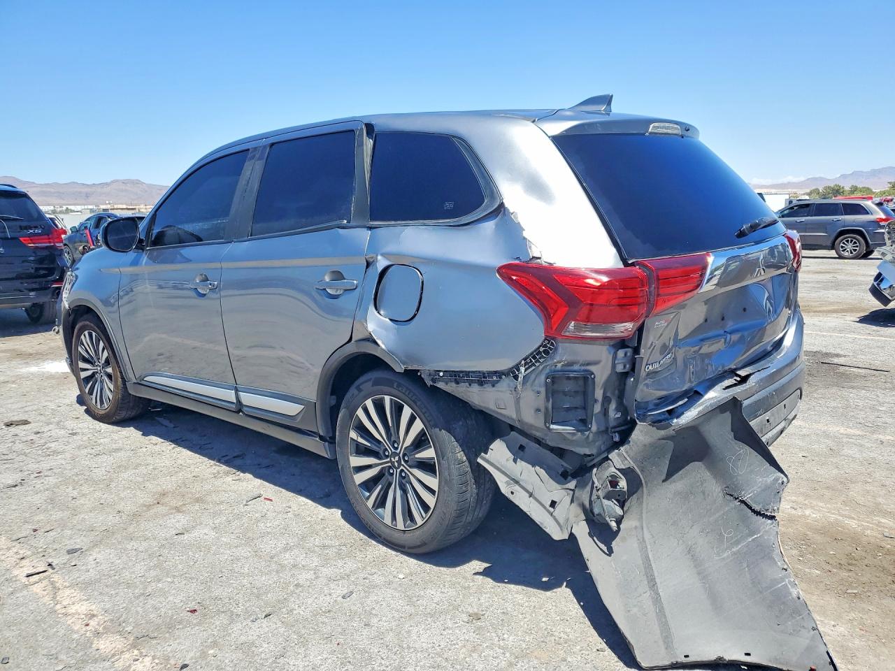 2020 Mitsubishi Outlander Se/sel/le Silver vin: JA4AD3A37LZ023952