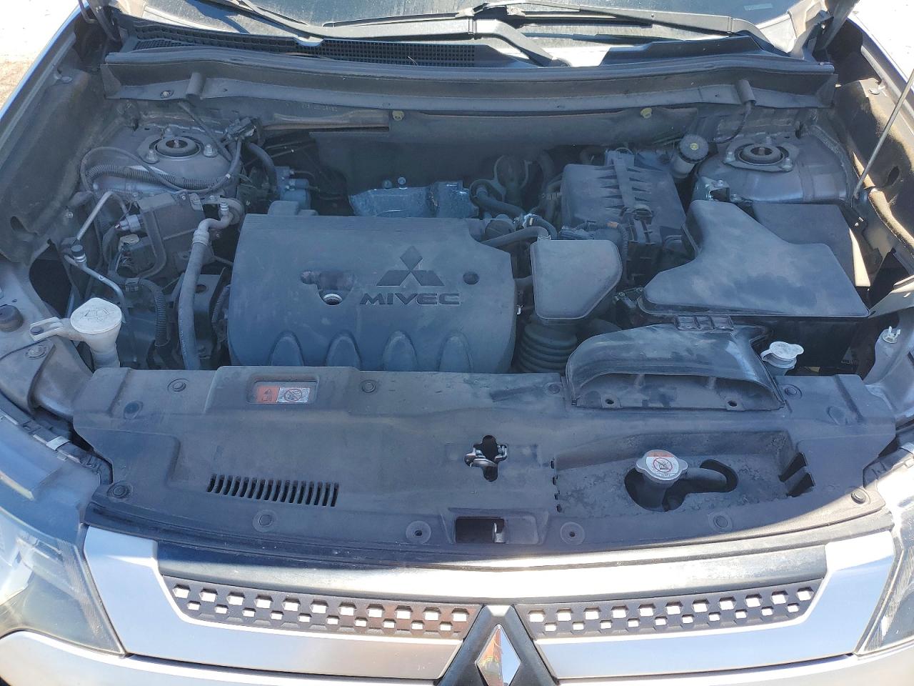 2020 Mitsubishi Outlander Se/sel/le Silver vin: JA4AD3A37LZ023952