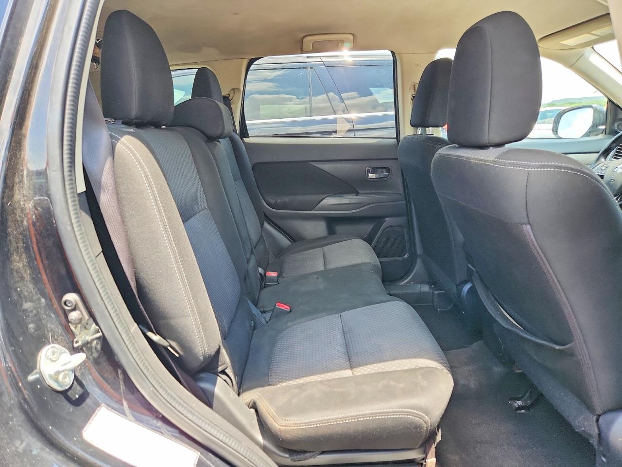 2016 Mitsubishi Outlander Se Черный vin: JA4AD3A38GZ011797