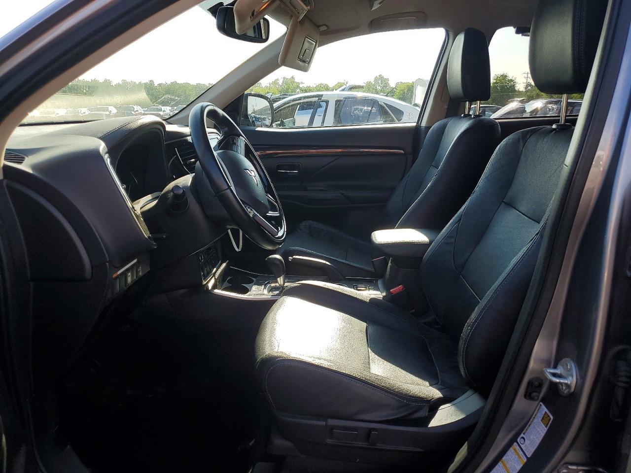 2018 Mitsubishi Outlander Se Gray vin: JA4AD3A38JZ004565