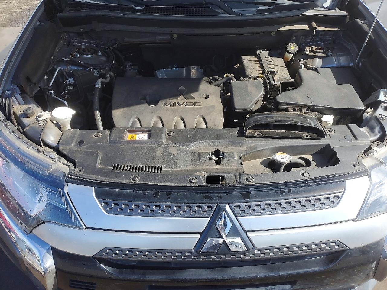 2019 Mitsubishi Outlander Se Серебряный vin: JA4AD3A38KZ050138