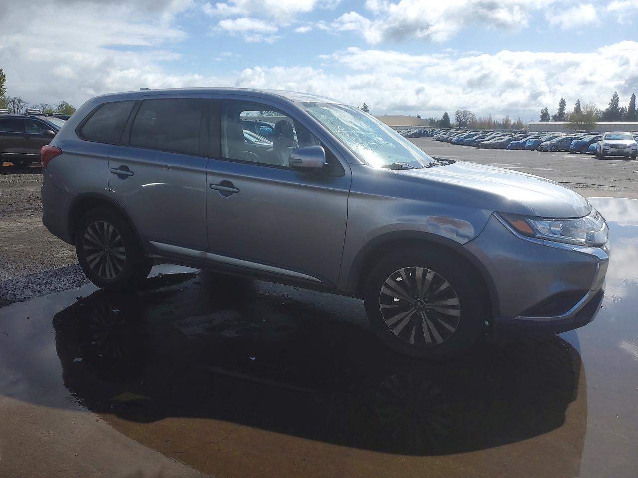 2019 Mitsubishi Outlander Se Серебряный vin: JA4AD3A38KZ050138
