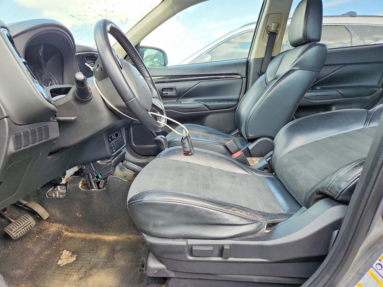 2019 Mitsubishi Outlander Se Серебряный vin: JA4AD3A38KZ050138