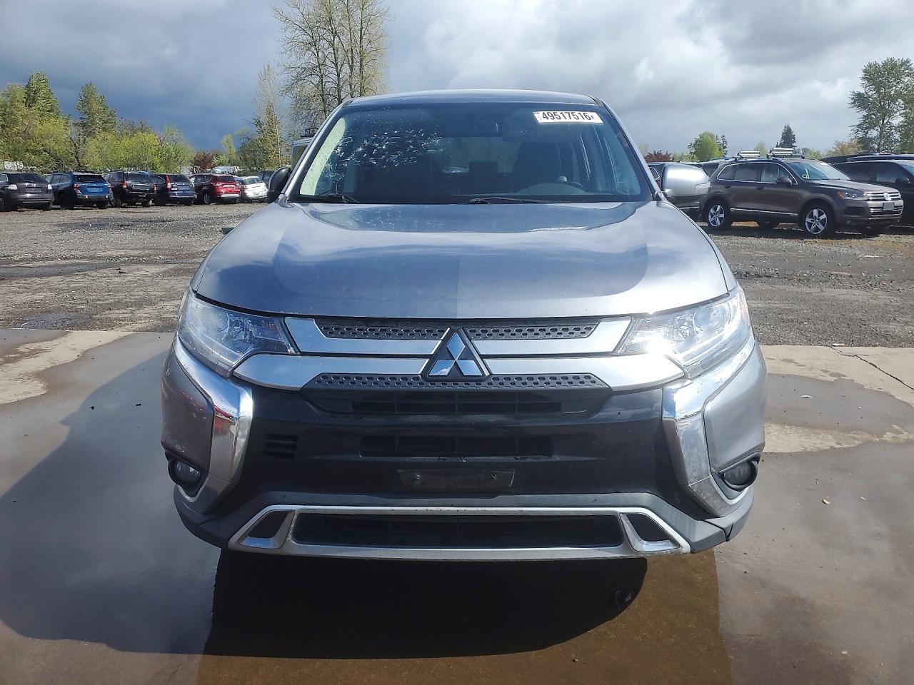 2019 Mitsubishi Outlander Se Серебряный vin: JA4AD3A38KZ050138