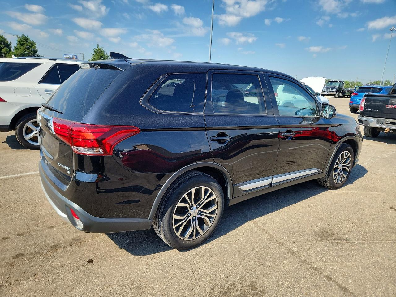 2017 Mitsubishi Outlander Se Black vin: JA4AD3A39HZ000289