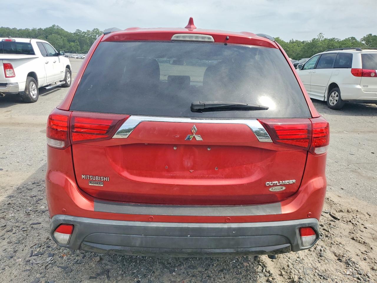 2018 Mitsubishi Outlander Se Burgundy vin: JA4AD3A39JZ035260