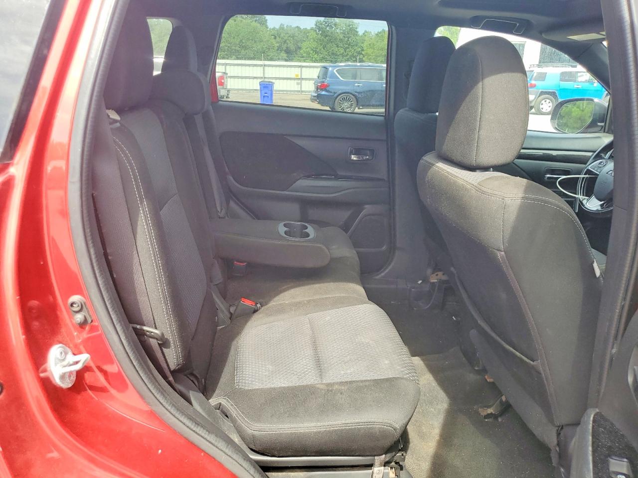 2018 Mitsubishi Outlander Se Burgundy vin: JA4AD3A39JZ035260