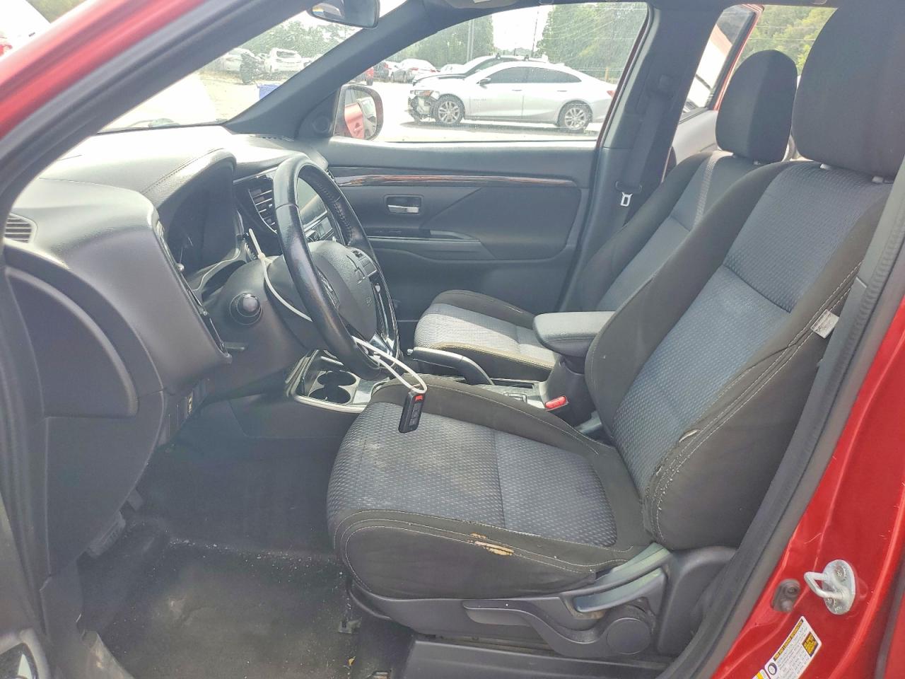 2018 Mitsubishi Outlander Se Burgundy vin: JA4AD3A39JZ035260