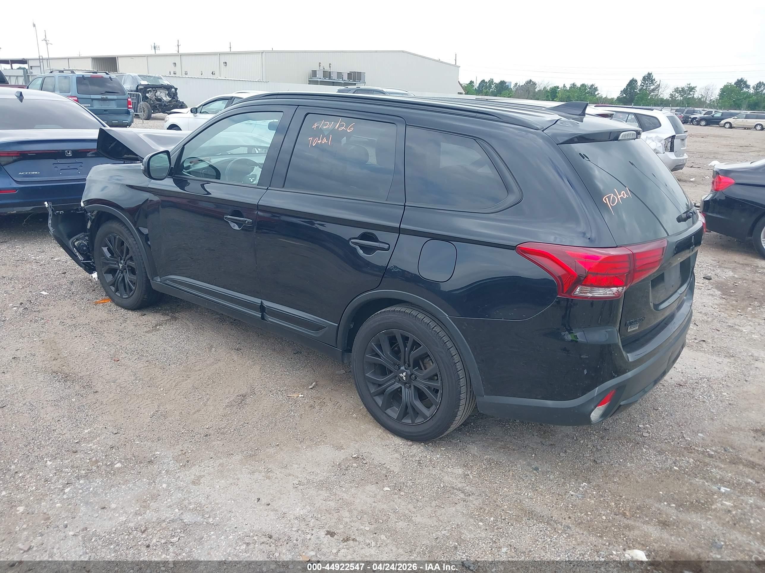 2018 Mitsubishi Outlander Le Черный vin: JA4AD3A39JZ046887