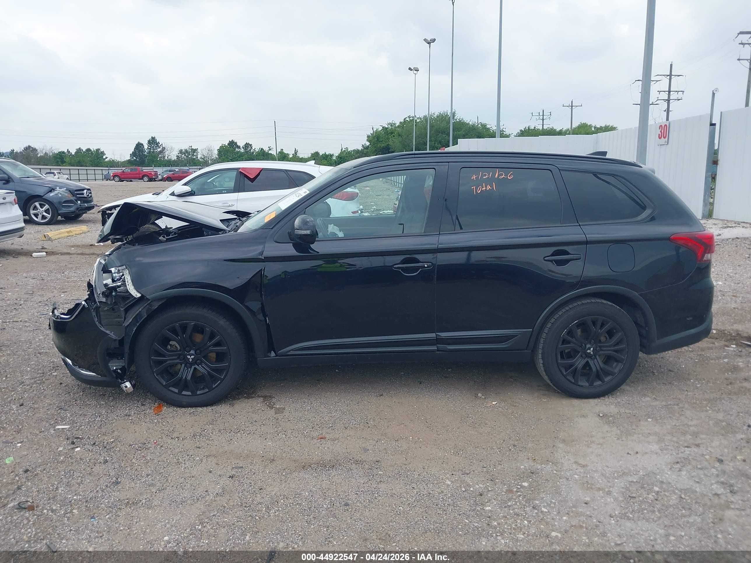 2018 Mitsubishi Outlander Le Черный vin: JA4AD3A39JZ046887