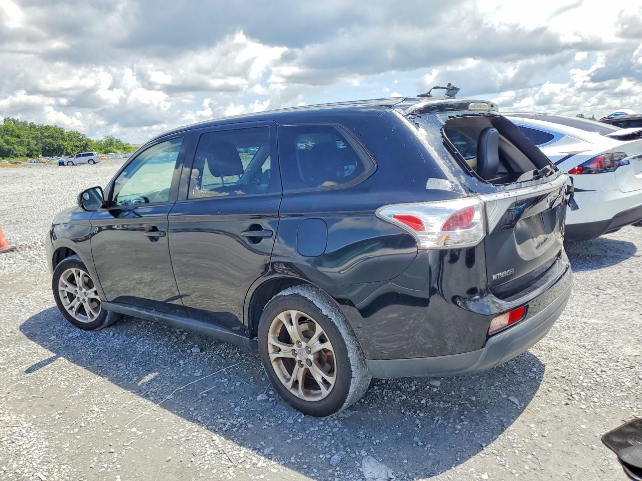 2014 Mitsubishi Outlander Es Black vin: JA4AD3A3XEZ013306
