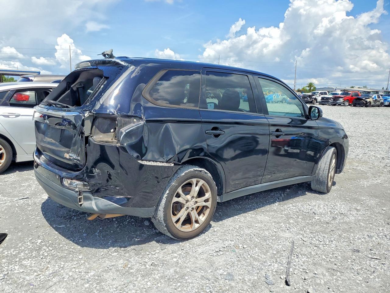 2014 Mitsubishi Outlander Es Black vin: JA4AD3A3XEZ013306