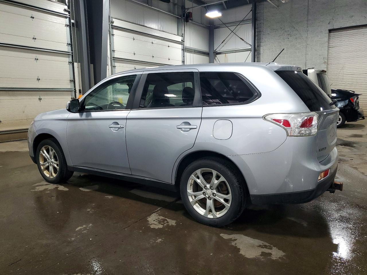 2014 Mitsubishi Outlander Se Silver vin: JA4AD3A3XEZ020188