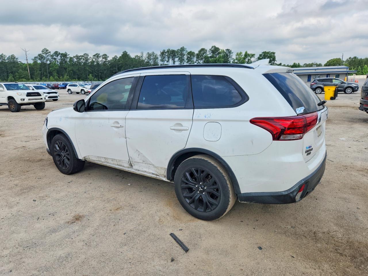 2018 Mitsubishi Outlander Se White vin: JA4AD3A3XJZ033274