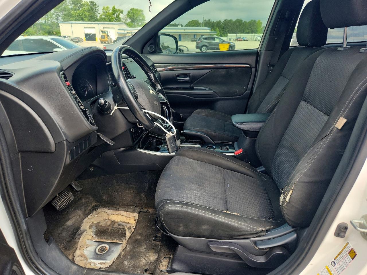 2018 Mitsubishi Outlander Se White vin: JA4AD3A3XJZ033274