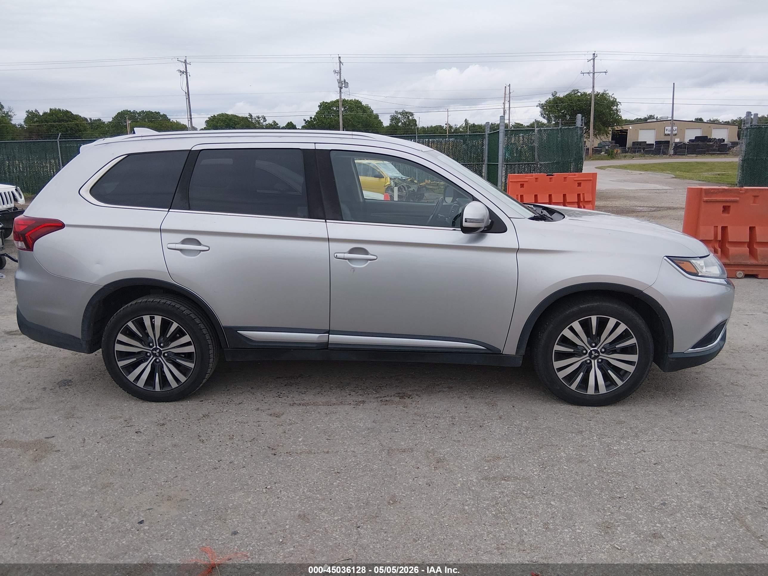 2019 Mitsubishi Outlander Sel Silver vin: JA4AD3A3XKZ024950