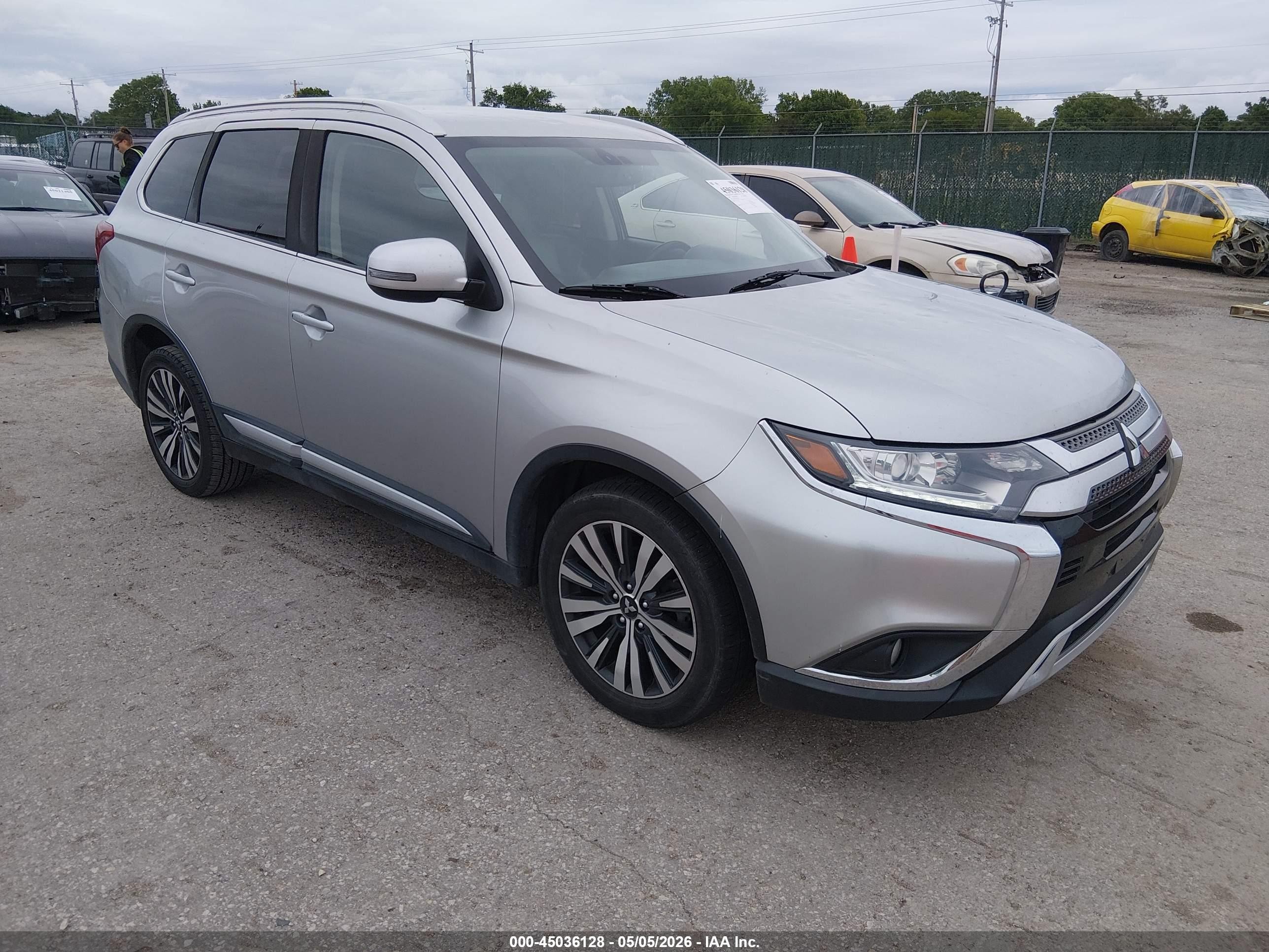 2019 Mitsubishi Outlander Sel Серебряный vin: JA4AD3A3XKZ024950