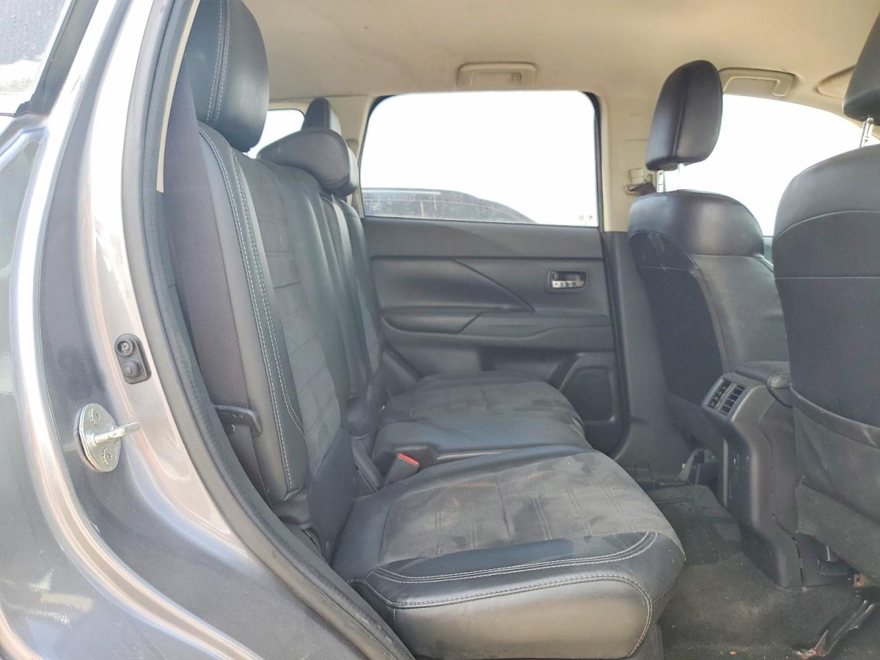 2019 Mitsubishi Outlander Se Silver vin: JA4AD3A3XKZ043045