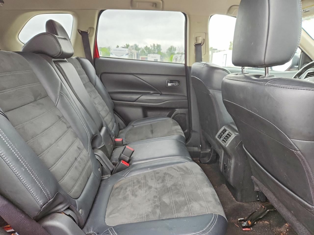 2020 Mitsubishi Outlander Se Red vin: JA4AD3A3XLZ004442