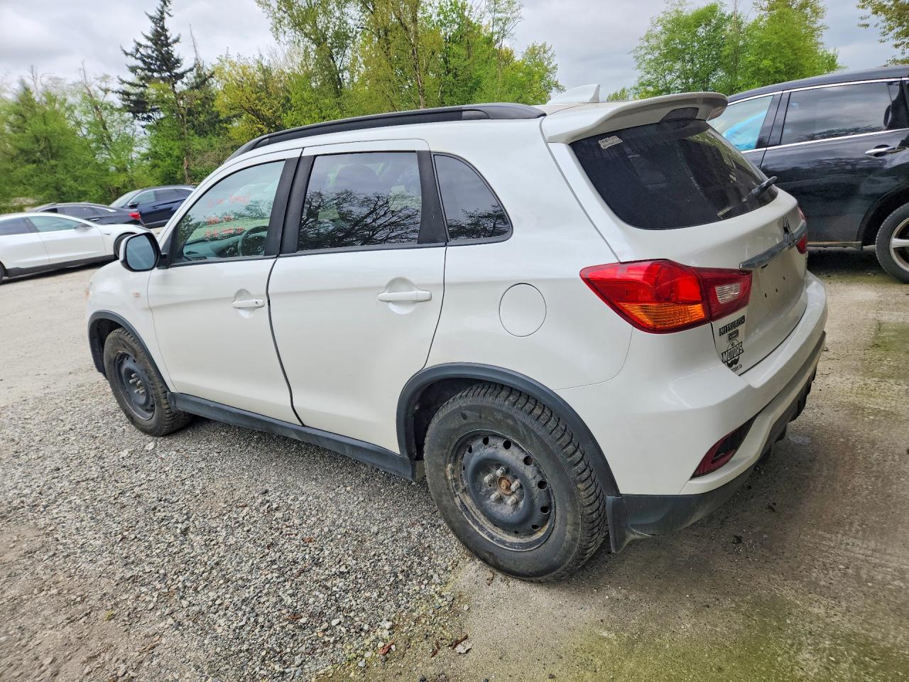 2018 Mitsubishi Rvr Se Limited White vin: JA4AJ4AW9JU600659