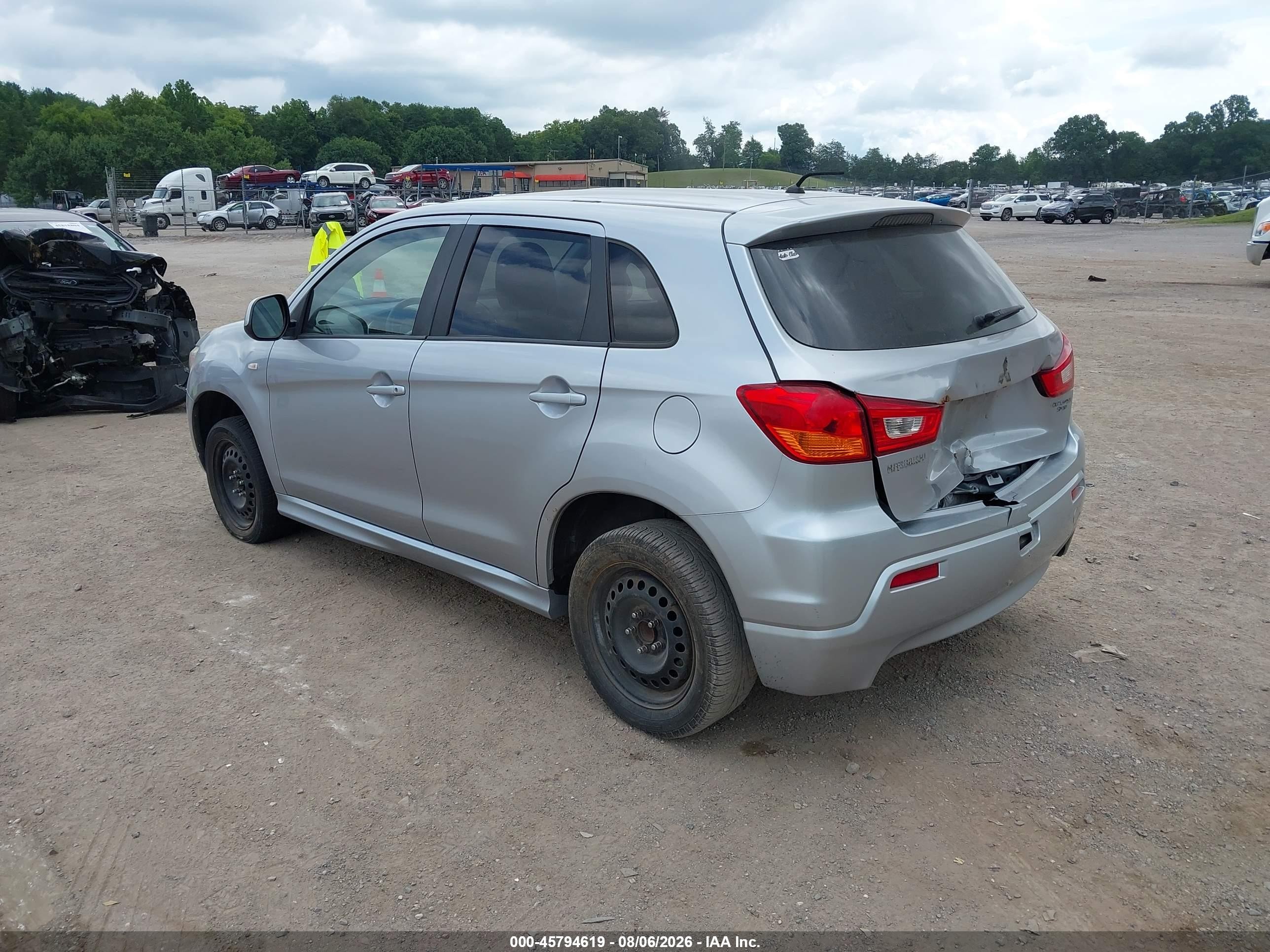 2011 Mitsubishi Outlander Sport Es Silver vin: JA4AP3AU1BZ002433