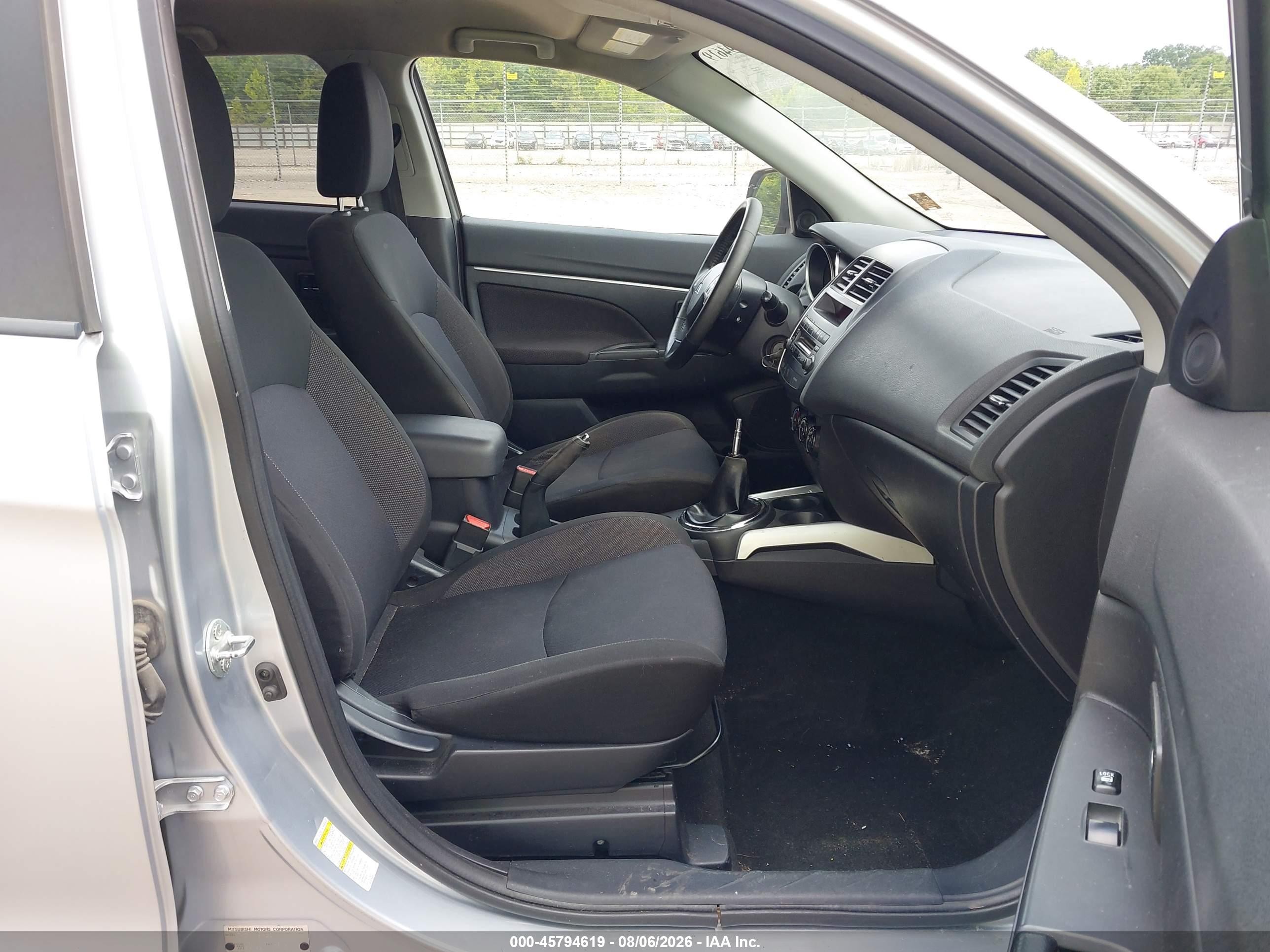 2011 Mitsubishi Outlander Sport Es Silver vin: JA4AP3AU1BZ002433