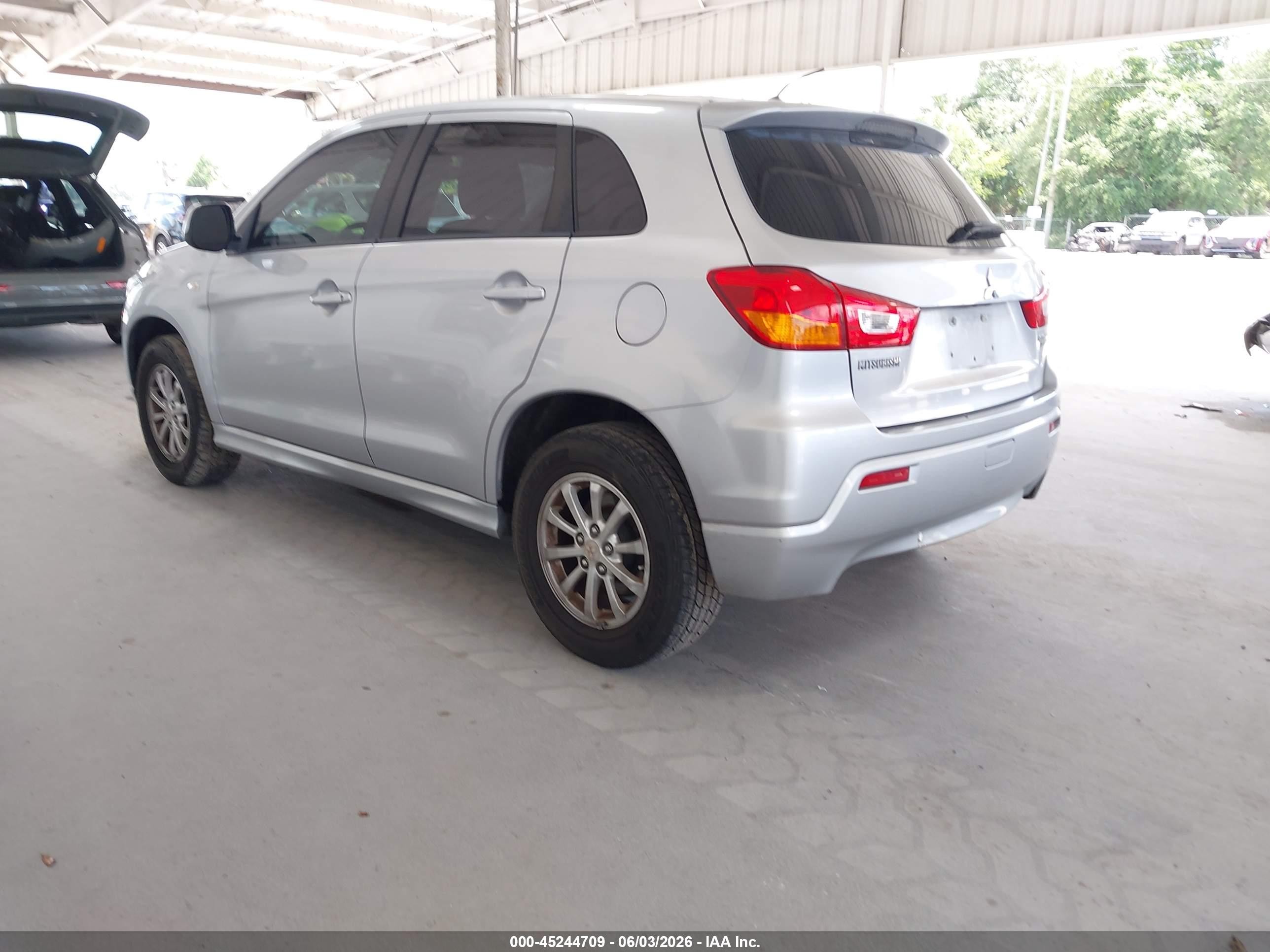 2011 Mitsubishi Outlander Sport Es Silver vin: JA4AP3AU1BZ022259