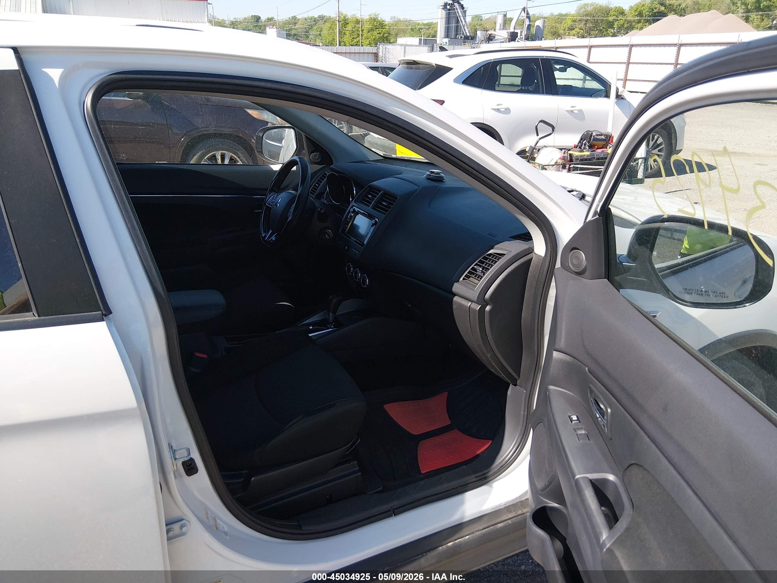 2018 Mitsubishi Outlander Sport 2.0 Le Белый vin: JA4AP3AU1JZ030294