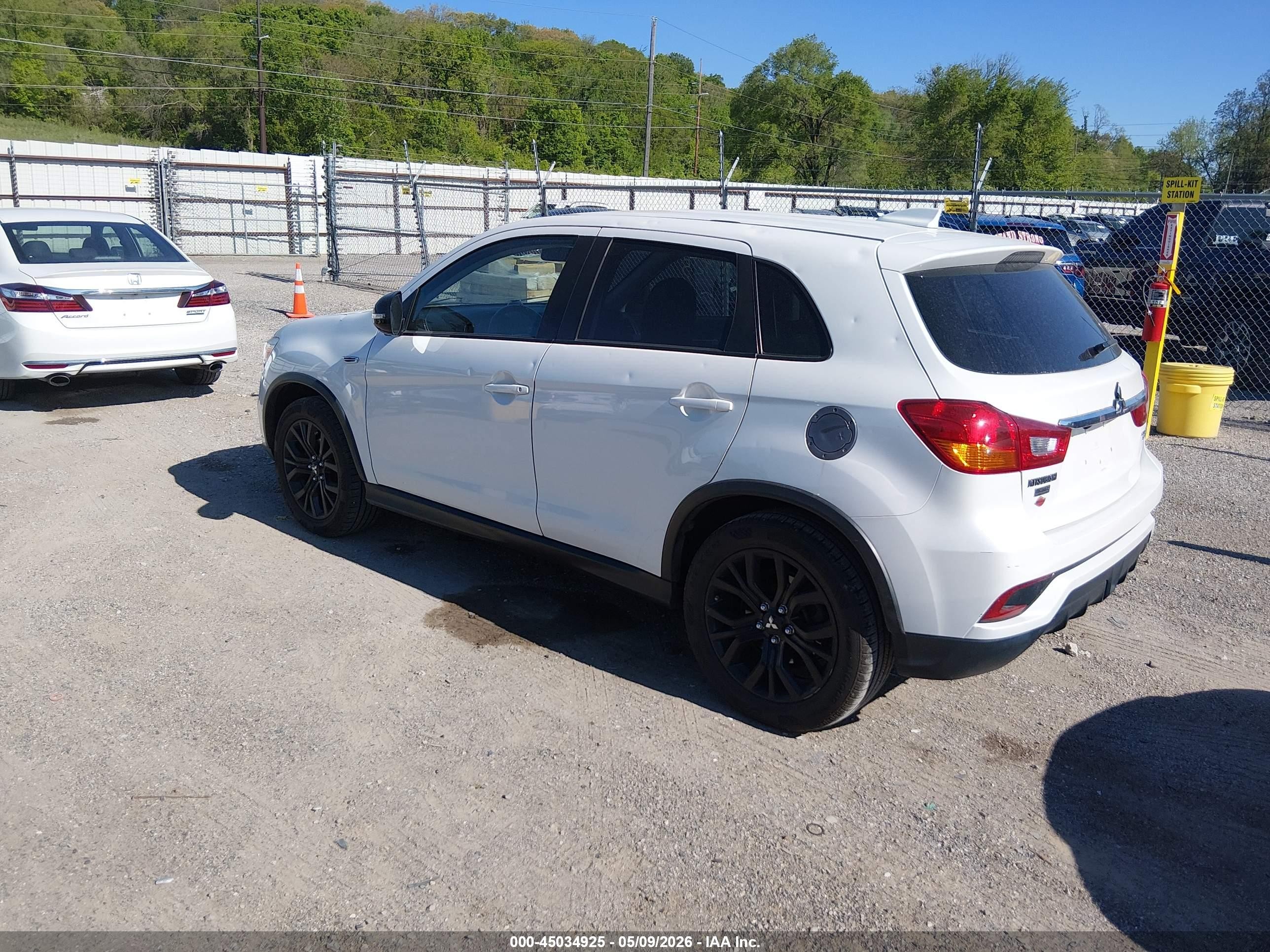 2018 Mitsubishi Outlander Sport 2.0 Le Белый vin: JA4AP3AU1JZ030294