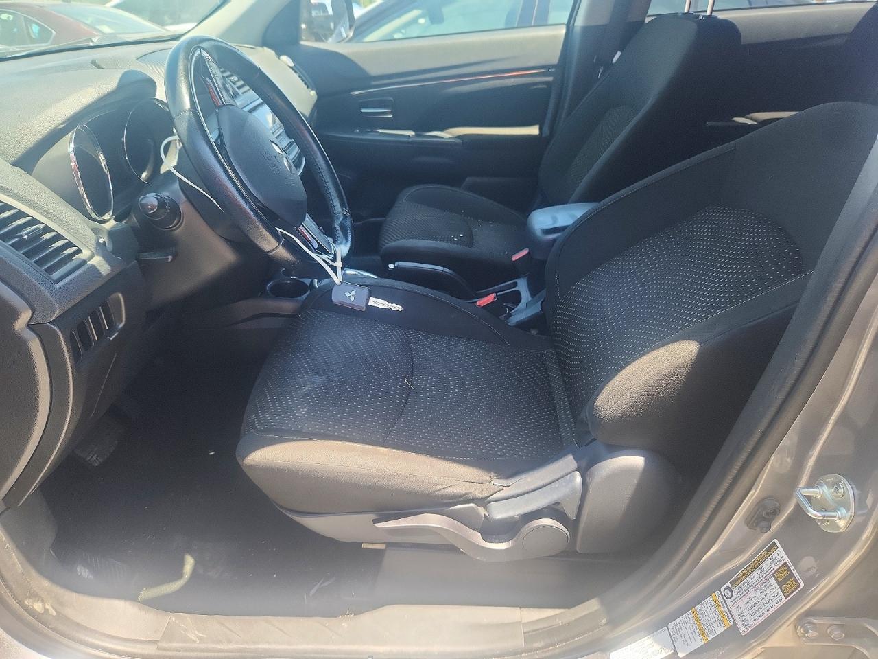 2016 Mitsubishi Outlander Sport Es Silver vin: JA4AP3AU2GZ053088