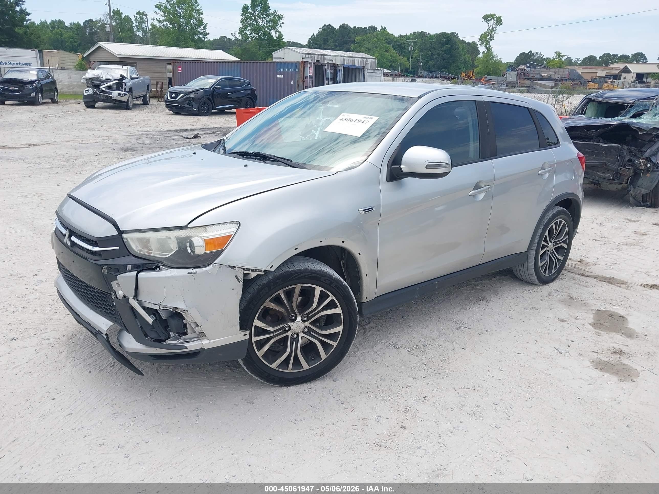 2019 Mitsubishi Outlander Sport 2.0 Es Silver vin: JA4AP3AU2KU028200