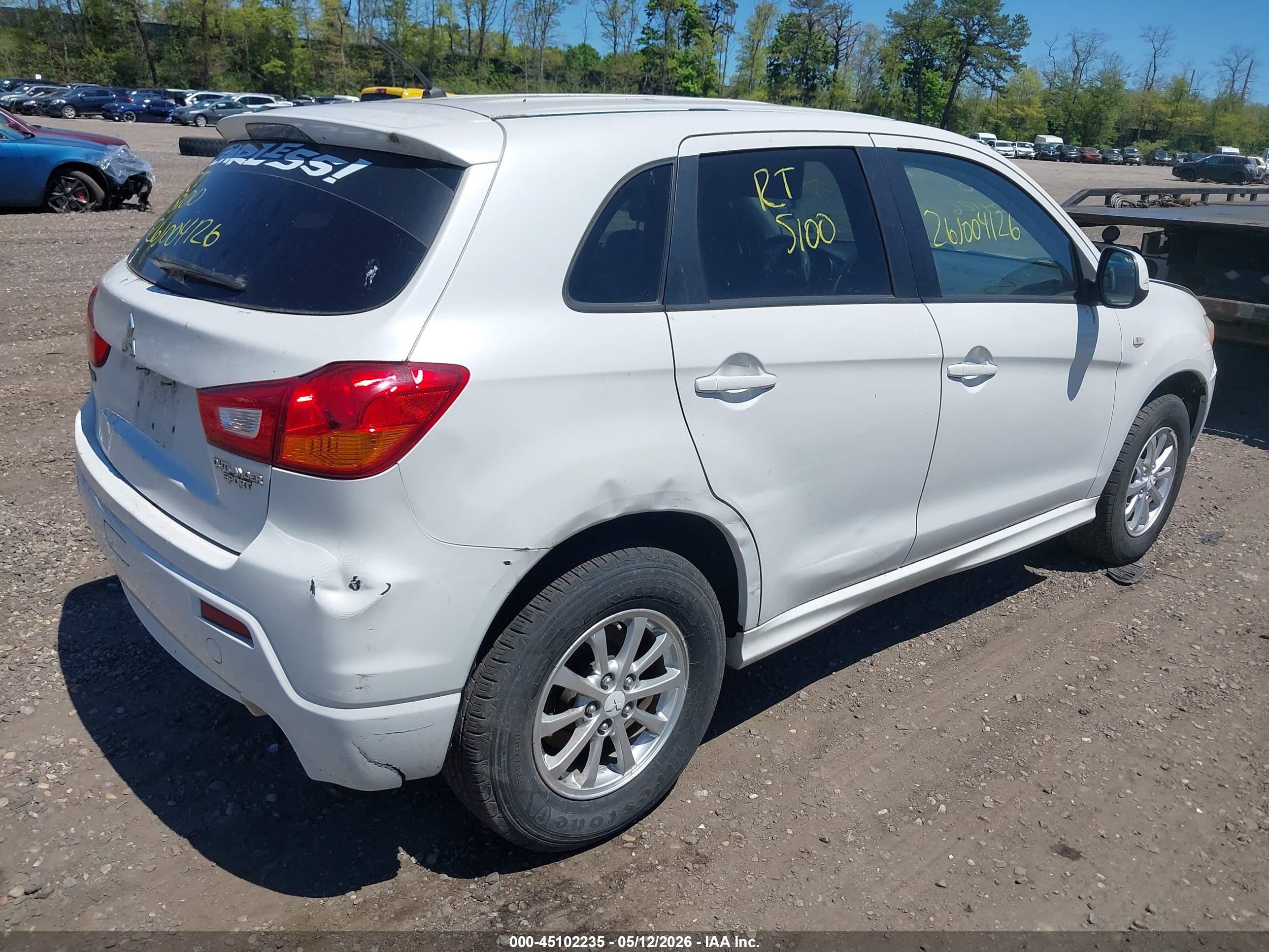 2012 Mitsubishi Outlander Sport Es Белый vin: JA4AP3AU4CZ002573