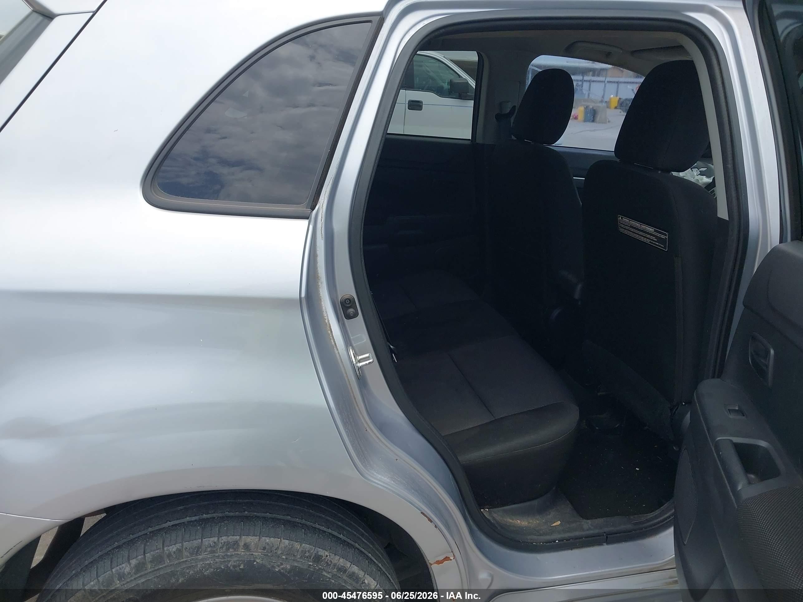 2012 Mitsubishi Outlander Sport Es Silver vin: JA4AP3AU4CZ006302