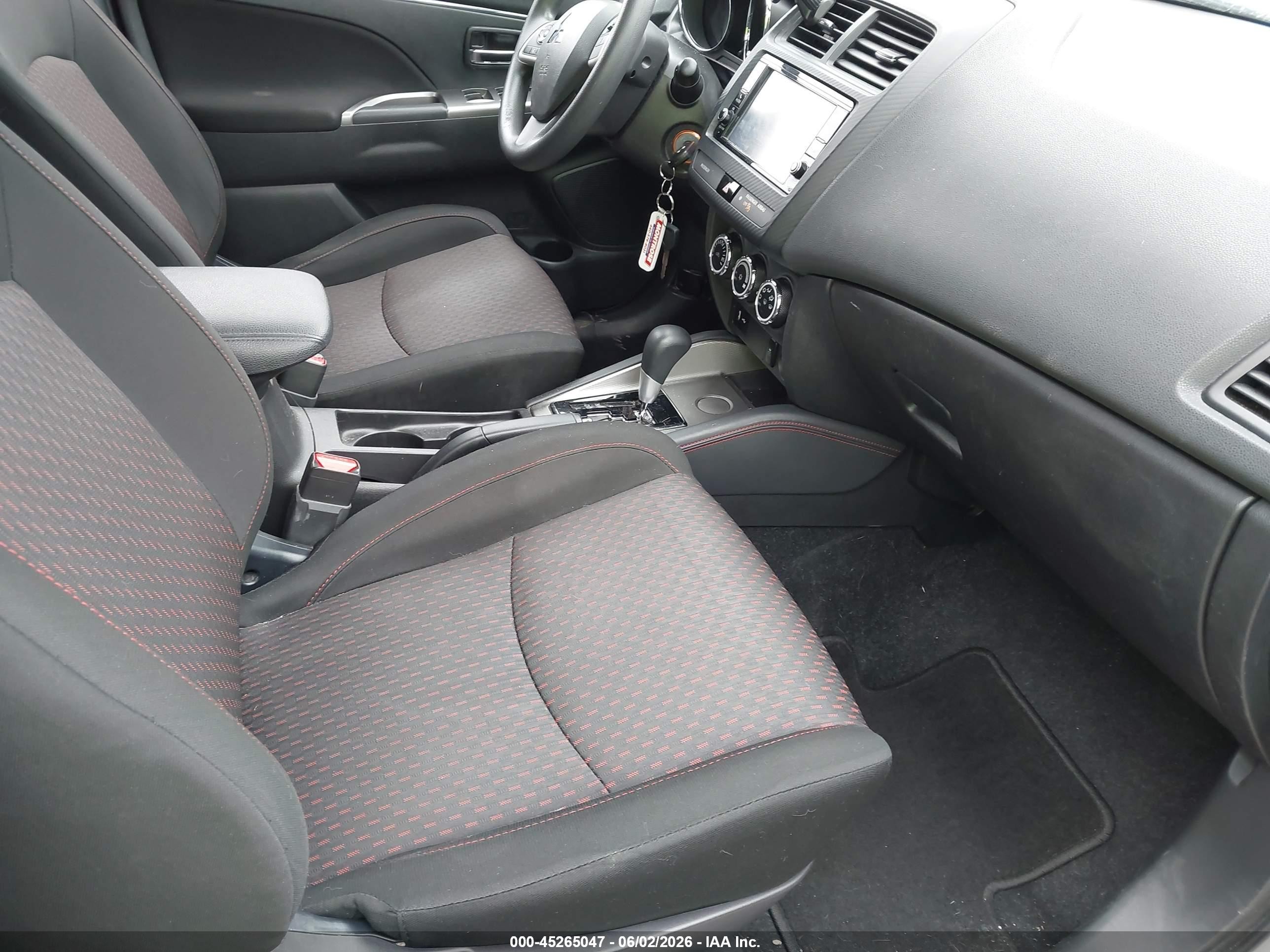 2019 Mitsubishi Outlander Sport 2.0 Es White vin: JA4AP3AU4KU011608