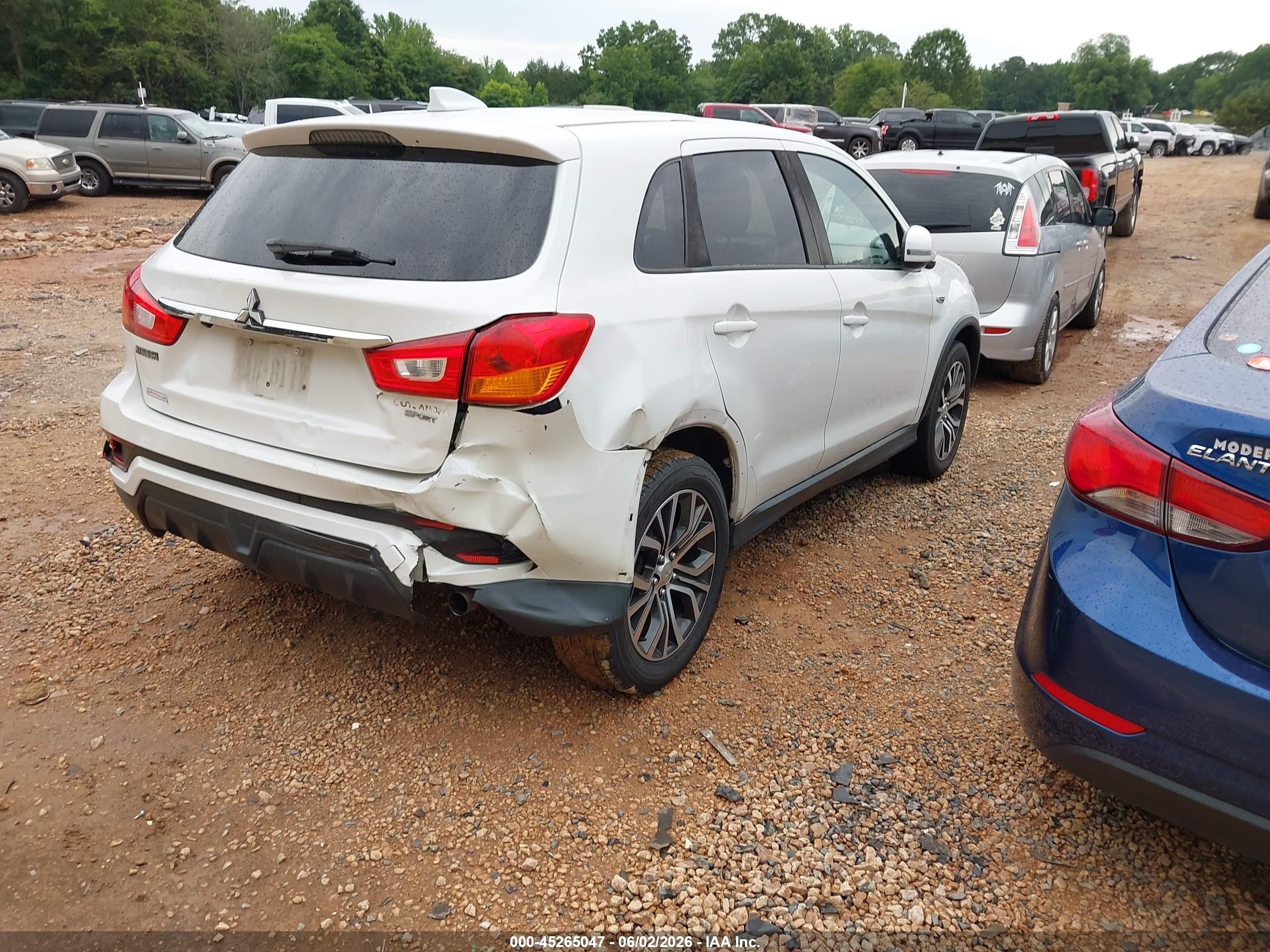 2019 Mitsubishi Outlander Sport 2.0 Es White vin: JA4AP3AU4KU011608