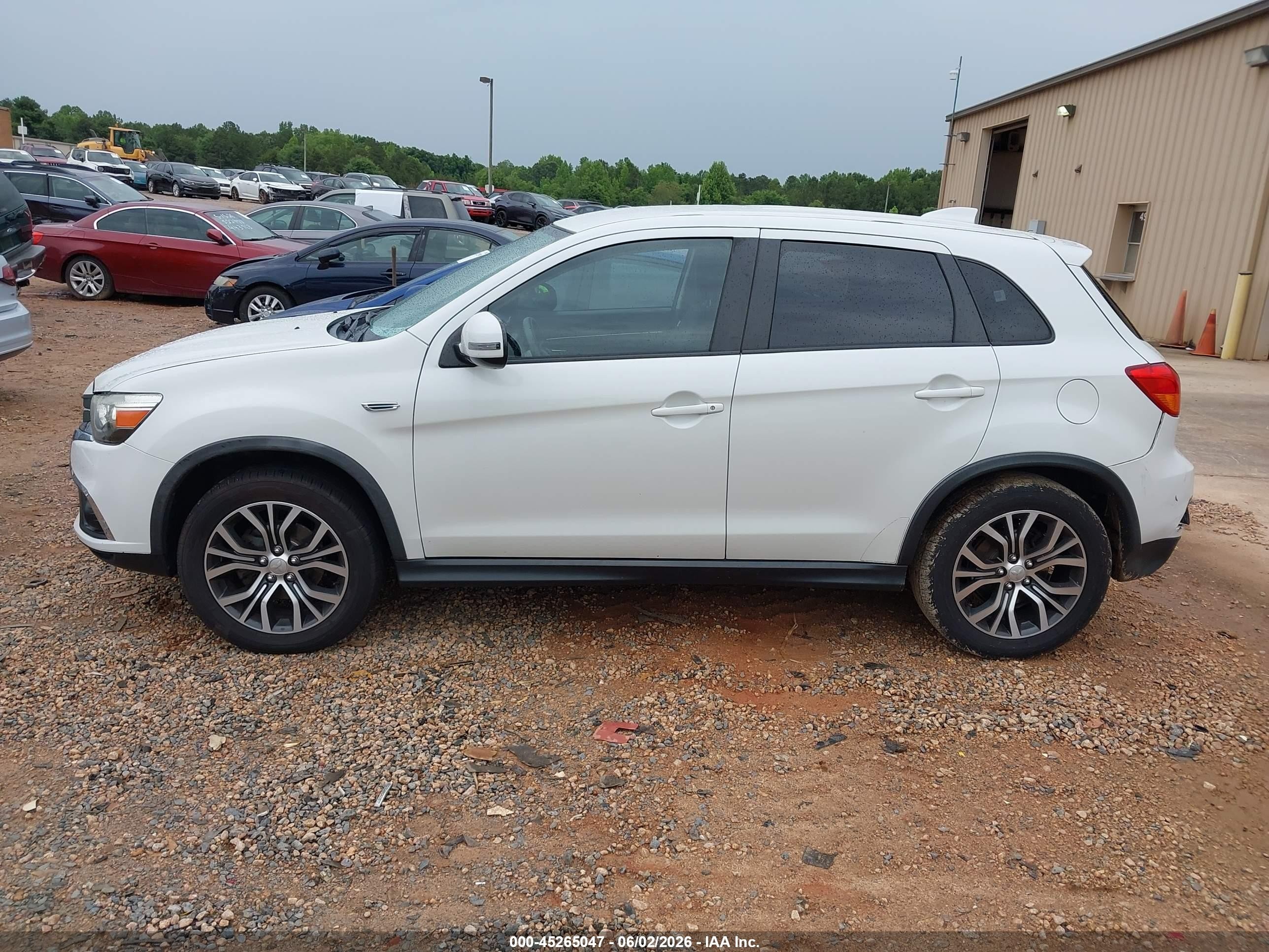 2019 Mitsubishi Outlander Sport 2.0 Es White vin: JA4AP3AU4KU011608