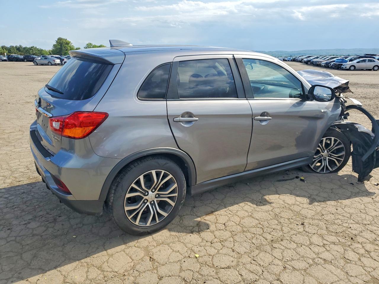 2019 Mitsubishi Outlander Sport Es Серебряный vin: JA4AP3AU4KU023192