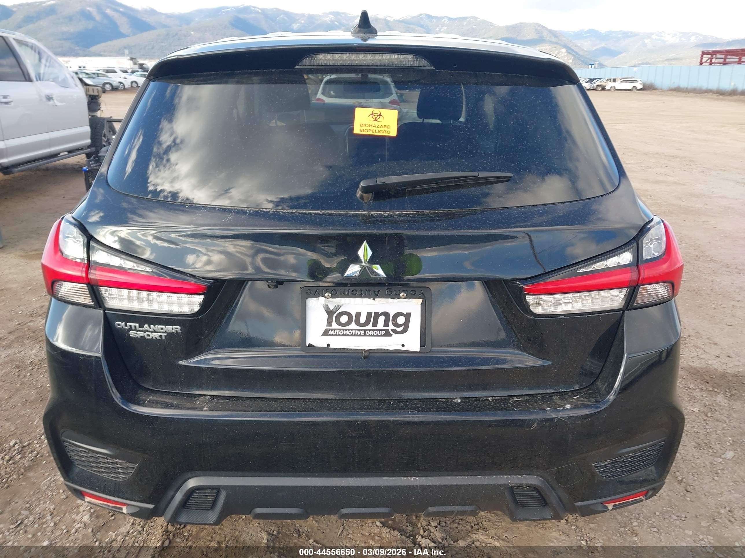 2020 Mitsubishi Outlander Sport 2.0 Es Black vin: JA4AP3AU4LU031388