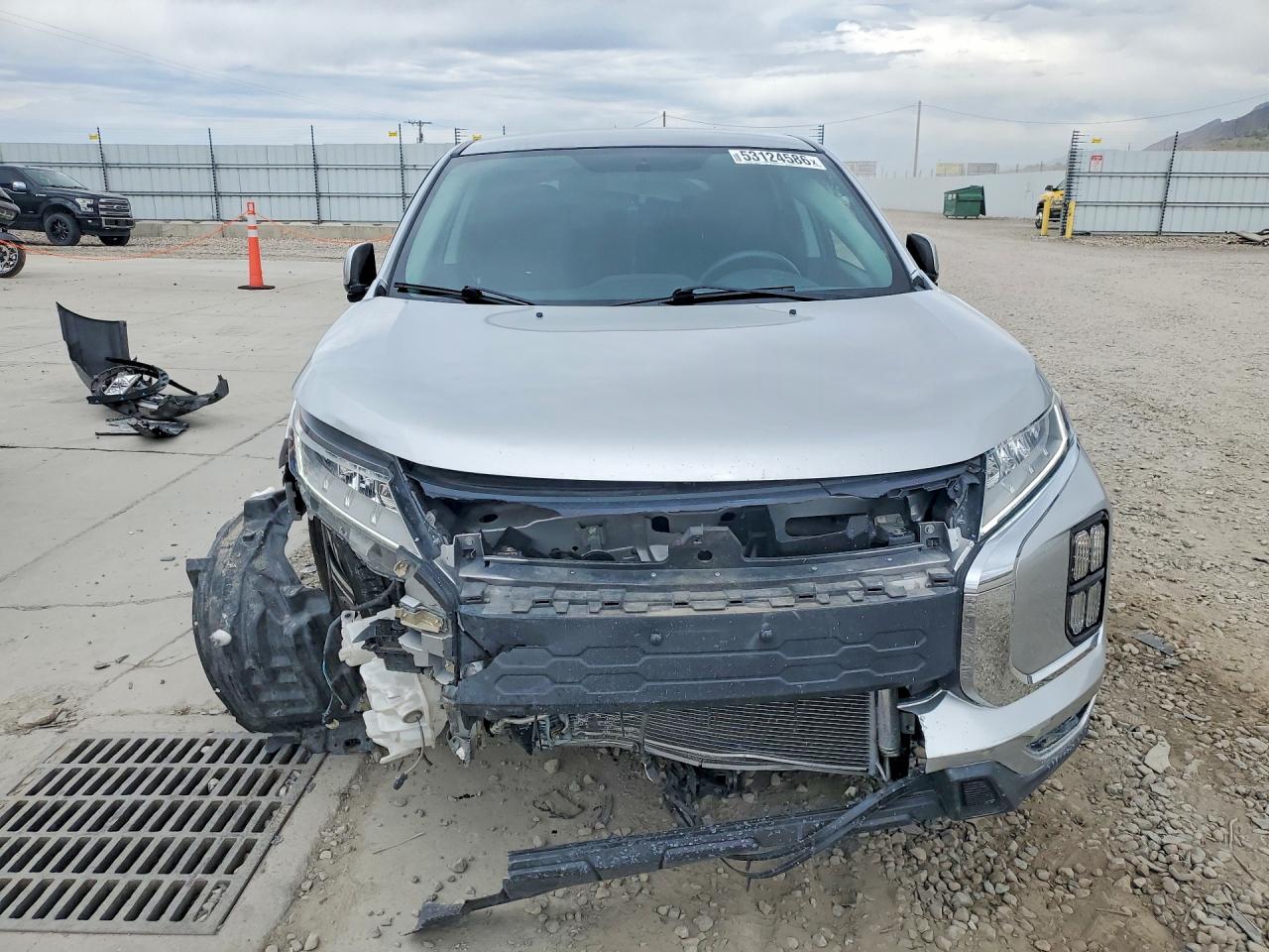 2020 Mitsubishi Outlander Sport Es Серебряный vin: JA4AP3AU5LU020402