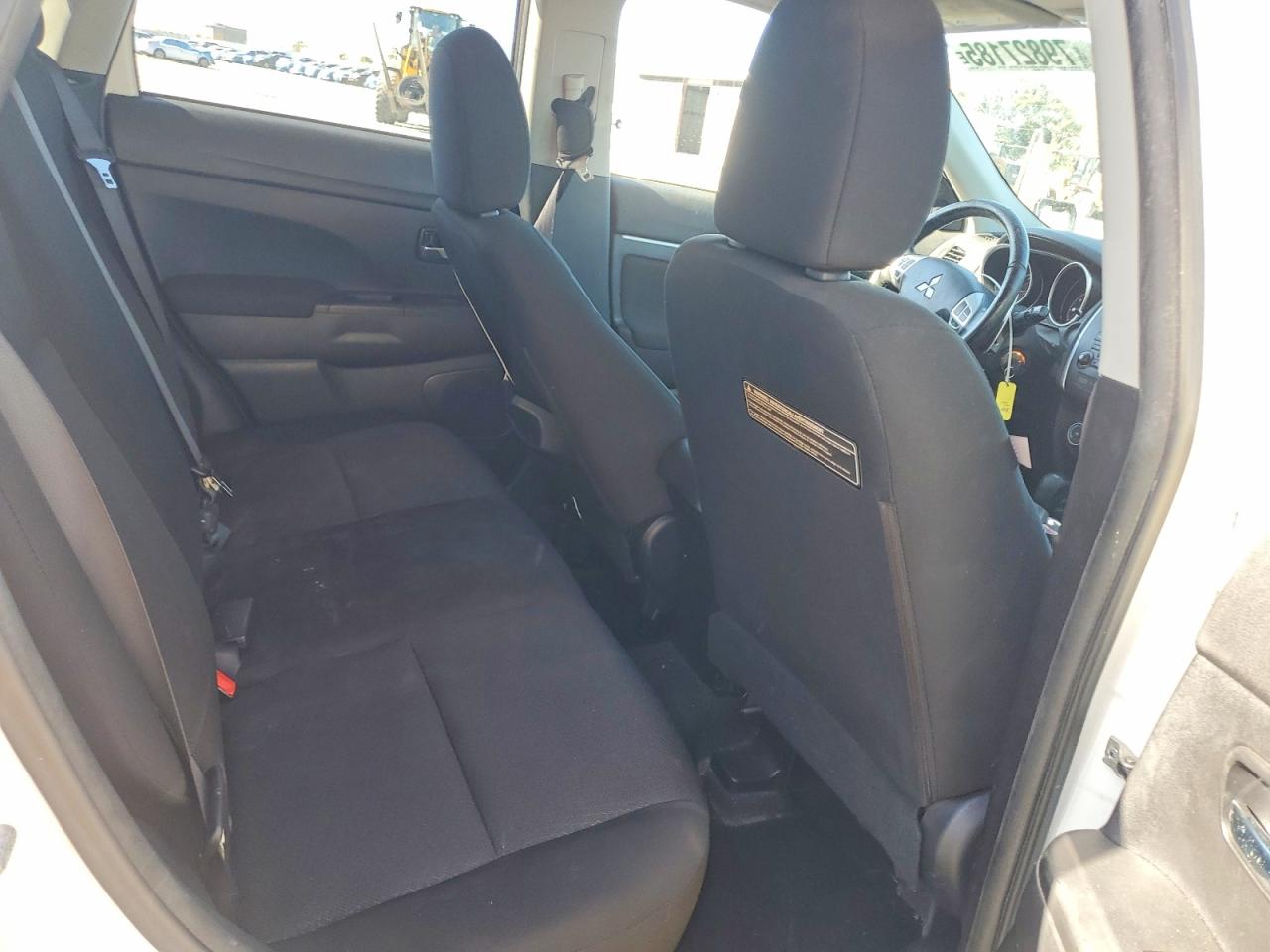 2011 Mitsubishi Outlander Sport Es White vin: JA4AP3AU6BZ001357