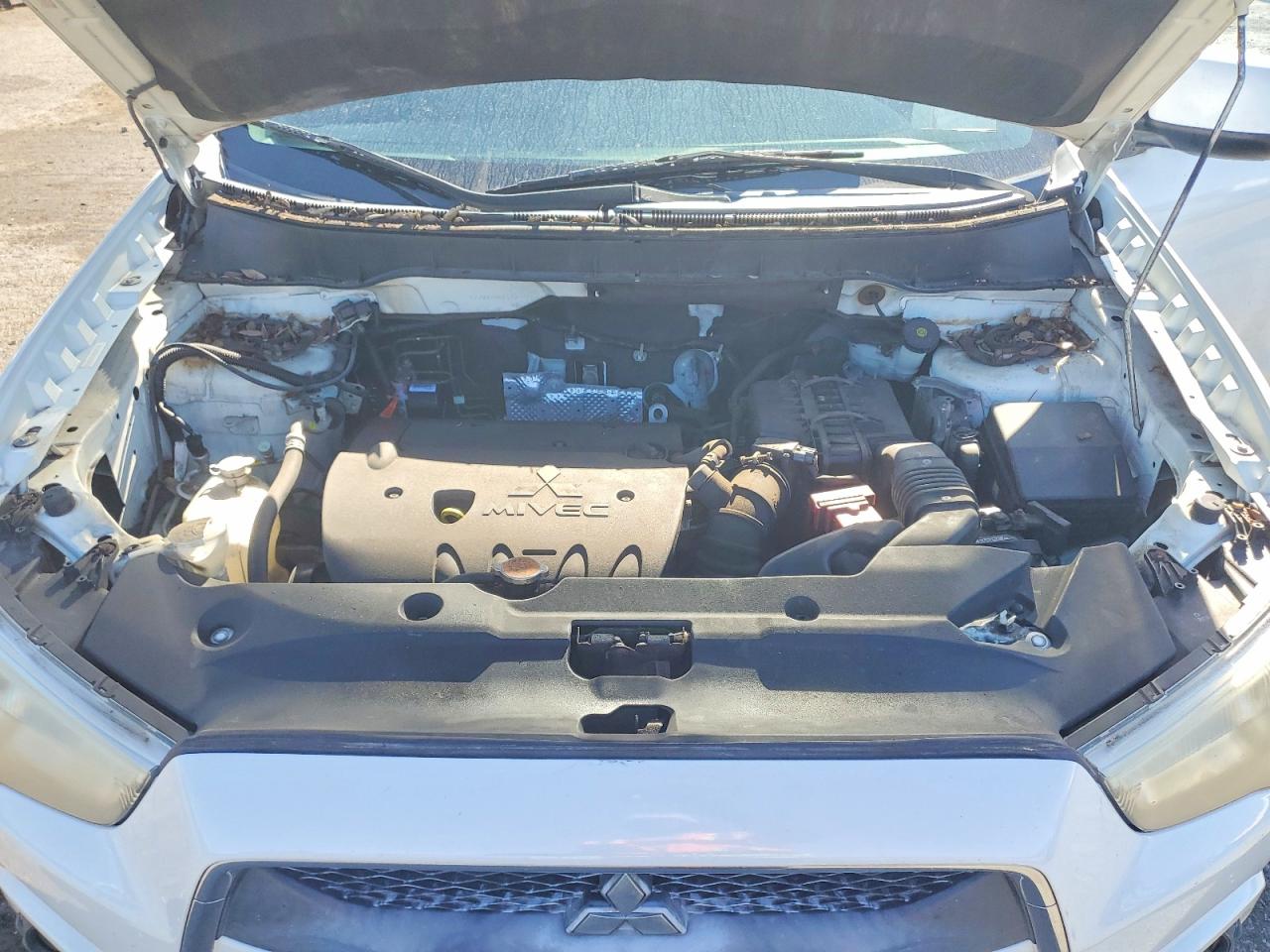 2011 Mitsubishi Outlander Sport Es White vin: JA4AP3AU6BZ001357